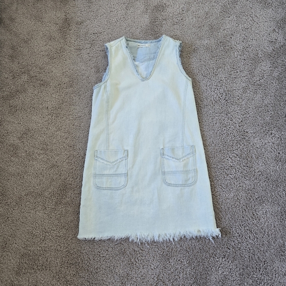 Blank NYC All About Me Light Wash Denim Frayed Shift Dress size Medium - Picture 12 of 16